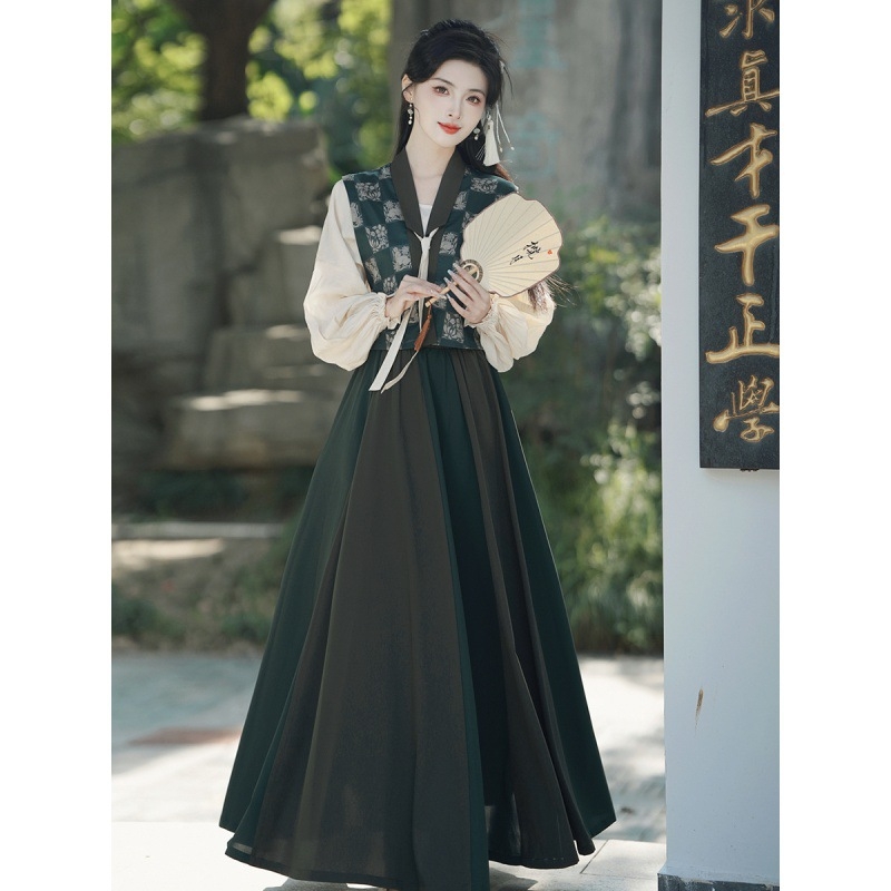 Modni Hanfu set za posao s košulom u Tang stilu i suknjom s osam panela za proljeće.
