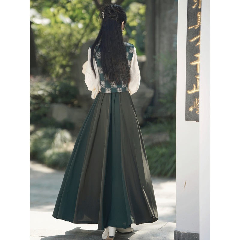 Modni Hanfu set za posao s košulom u Tang stilu i suknjom s osam panela za proljeće.