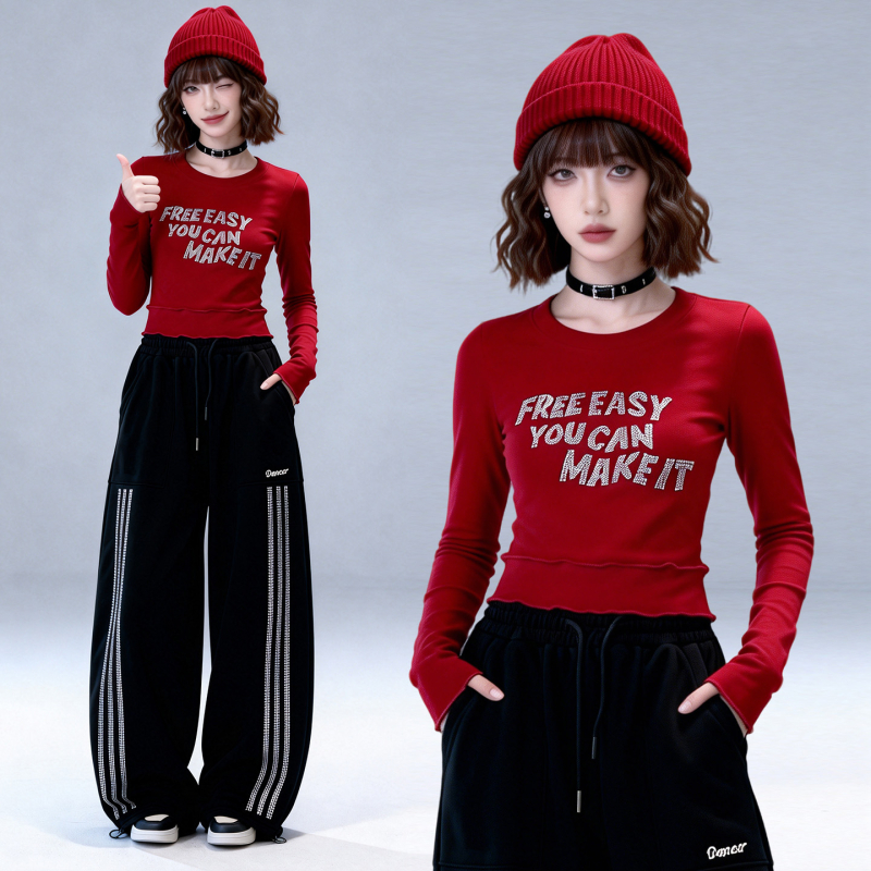 2026 tavaszi női sportos szett: vékony fleece anyagú strasszos T-Shirt és ívelt szélű nadrág, két darabos szett karcsúsító hatással