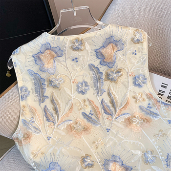 Hanfu inspirirani top s jacquardom, bogatom izvezom, V izrez i čvorasti gumbi, vanjski etnički prsluk.