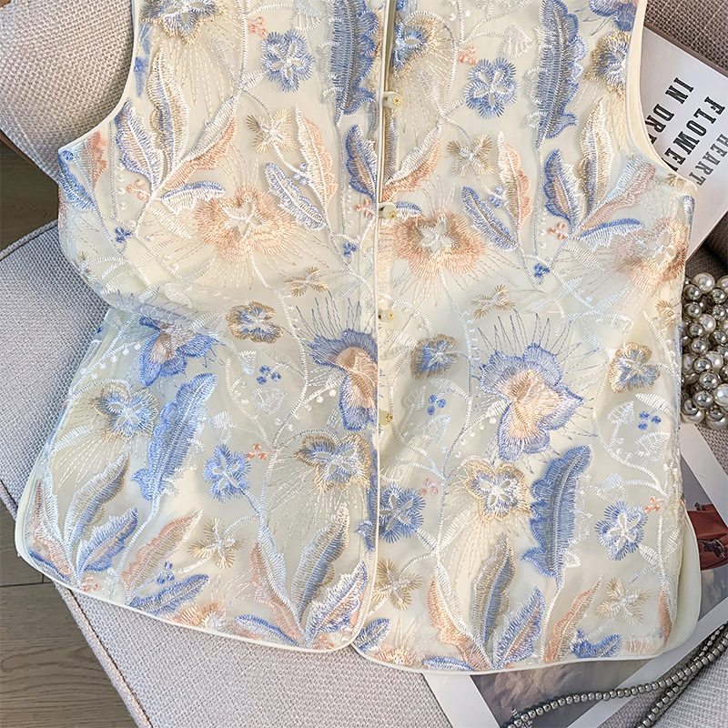 Hanfu inspirirani top s jacquardom, bogatom izvezom, V izrez i čvorasti gumbi, vanjski etnički prsluk.