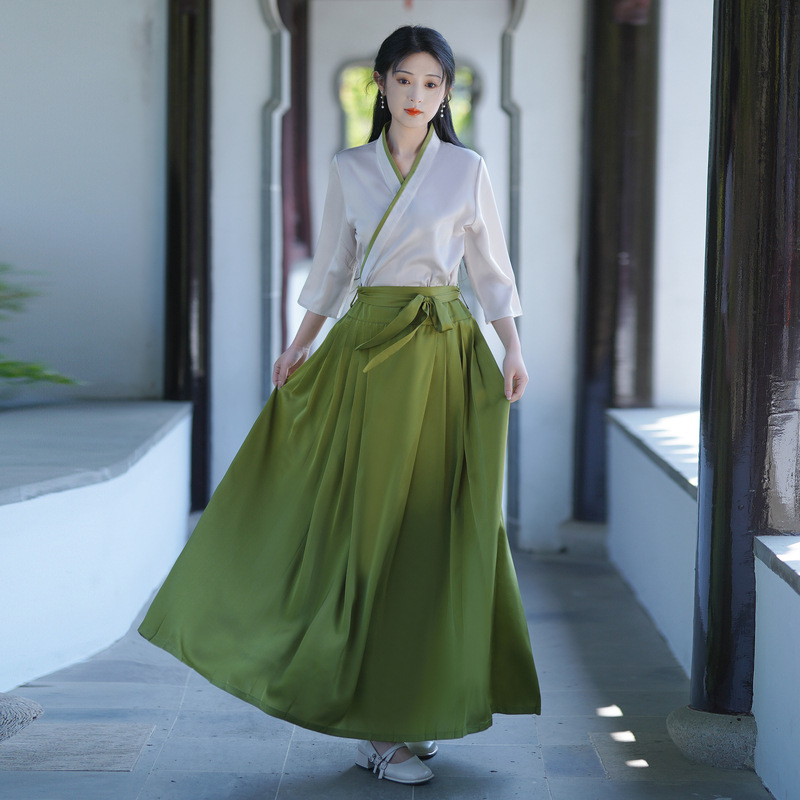 2026 Novi kineski stil – satenski retro poboljšani Mamian suknja Hanfu set s topom sa srednjim rukavima i vrpcom