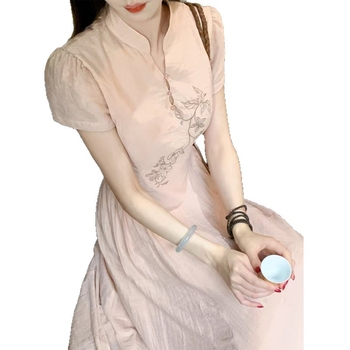 Lingxiao ljetna haljina u kineskom stilu s izvezom, cheongsam kroj, A-linija, izrezani ovratnik, prozirne detalji, elegantan izgled visoke kvalitete