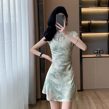 Cheongsam-ihletésű ruha kínai stílusban, nyári 2025, elegáns női ruha kis termethez