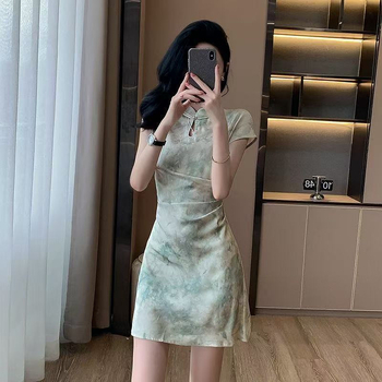 Cheongsam-ihletésű ruha kínai stílusban, nyári 2025, elegáns női ruha kis termethez