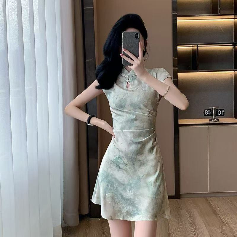 Cheongsam-ihletésű ruha kínai stílusban, nyári 2025, elegáns női ruha kis termethez