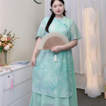 Zelena duga cheongsam haljina s lažnim dvodijelnim dizajnom, patchwork suknja, svježi i elegantni kineski stil. Poliester. Veličine XXXL–8XL.