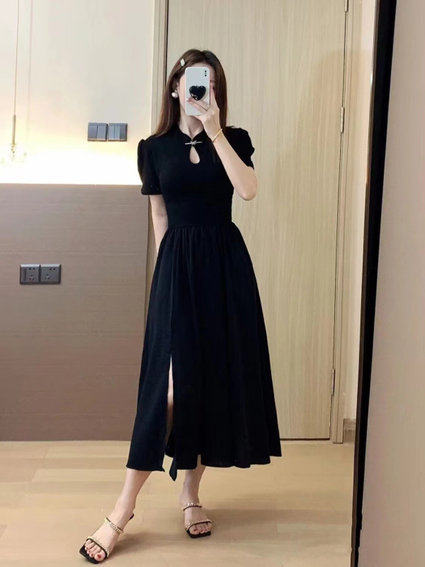 Ženska haljina u kineskom stilu, modificirani cheongsam kroj, ljeto 2024, crna, plus size, midi duljina, bočni prorez, kratki rukav