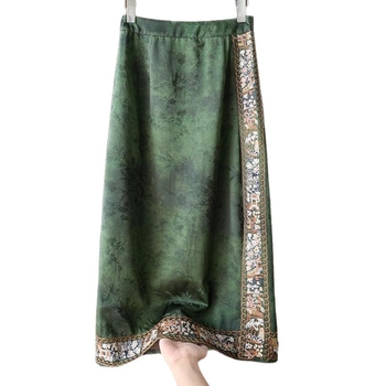 Zelena midi suknja za žene u stilu novog kineskog dizajna s vintage vezom, visokim pojasom, pravo krojenje, srednja duljina, 2025 jesen-zima.