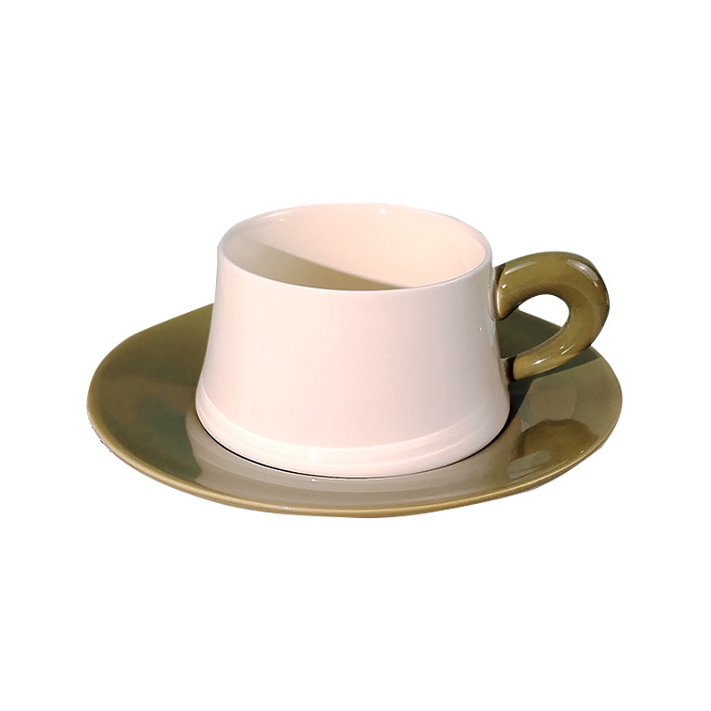 Set ceramic ceașcă și farfurioară cu lingură, ceașcă latte, design retro, lux discret.