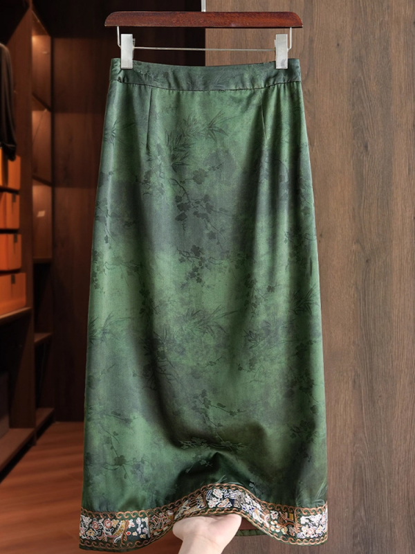 Zelena suknja od rayon džakarda s vezom, kineskog stila, krojena biasom, visokim pojasom, ravni kroj, srednja duljina
