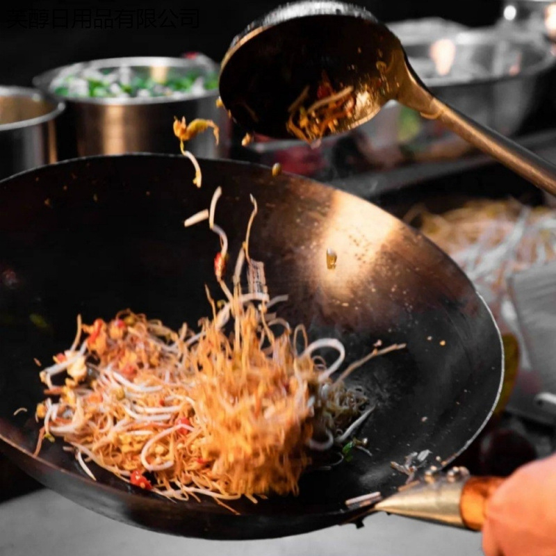 Wok din fier forjat, fără acoperire, pentru uz comercial, ușor și subțire, pentru prăjirea orezului.