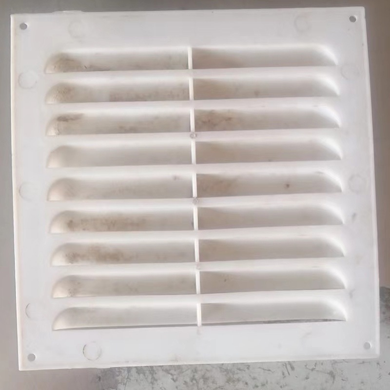 Capac decorativ pentru orificiul de inspecție al ventilării cu lamele în sistemul de climatizare central