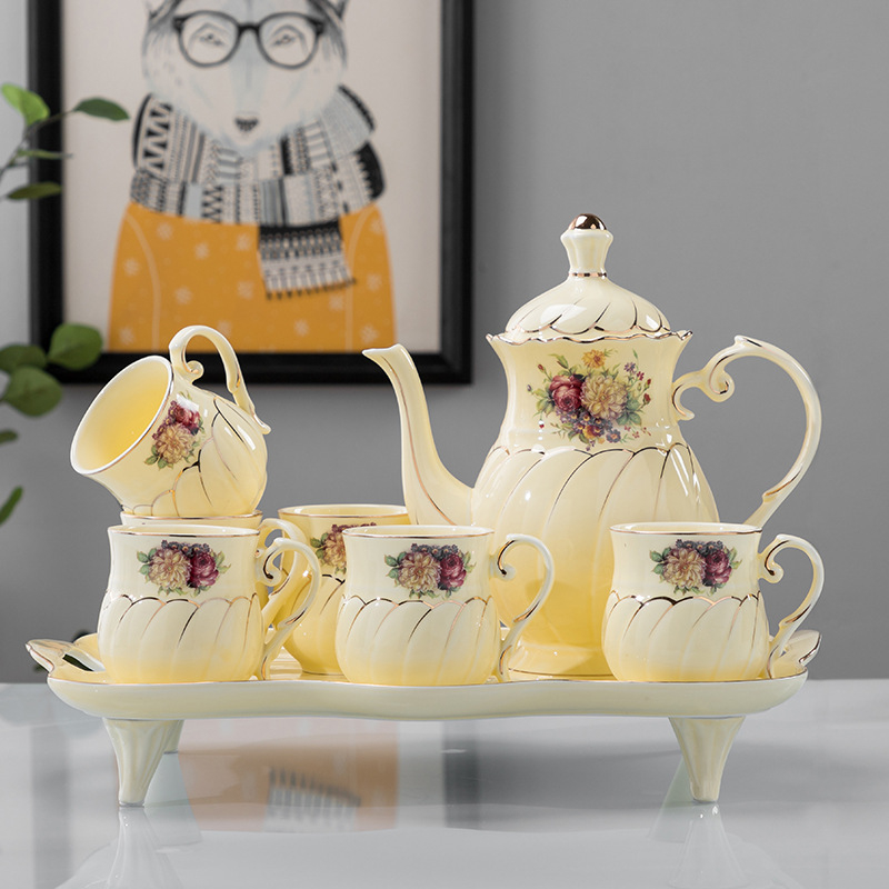 Set ceramic galben glazurat cu aur pentru ceai și apă, portabil, 7 piese, în cutie cadou