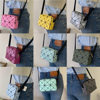 Ženska crossbody torba s geometrijskim rombom, mala kvadratna PVC torba sa zatvaračem