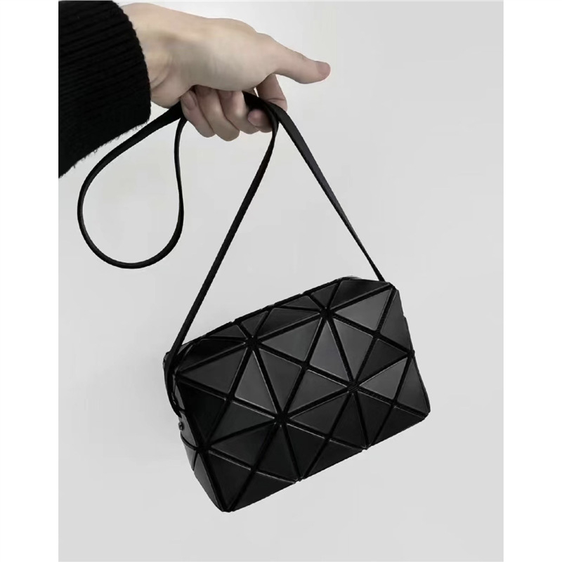 Ženska crossbody torba s geometrijskim rombom, mala kvadratna PVC torba sa zatvaračem