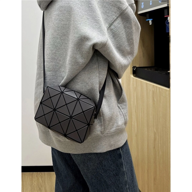 Ženska crossbody torba s geometrijskim rombom, mala kvadratna PVC torba sa zatvaračem
