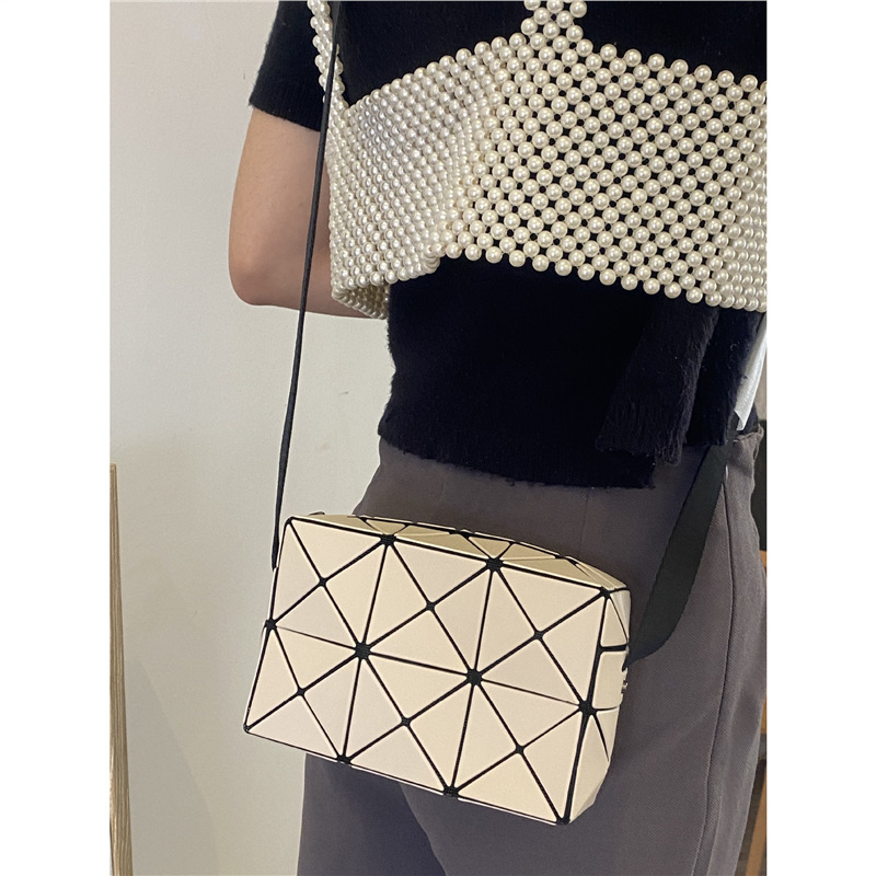 Ženska crossbody torba s geometrijskim rombom, mala kvadratna PVC torba sa zatvaračem