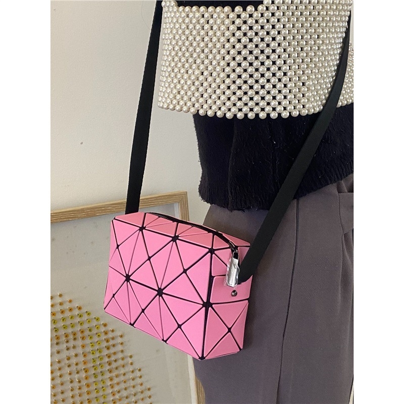 Ženska crossbody torba s geometrijskim rombom, mala kvadratna PVC torba sa zatvaračem