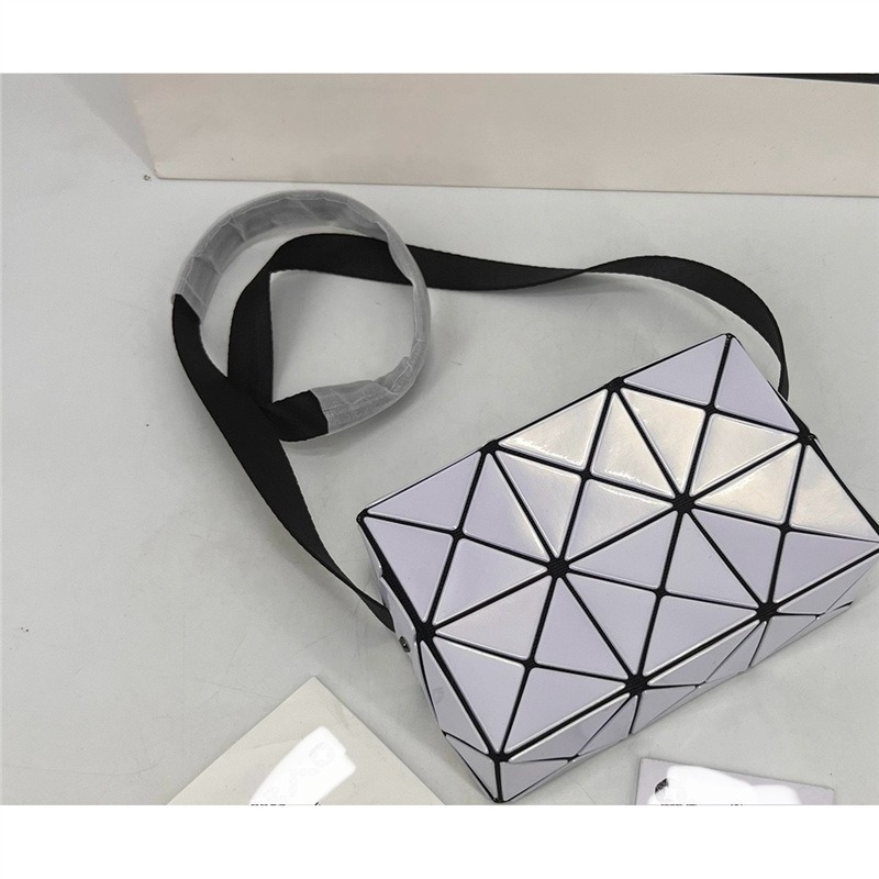 Ženska crossbody torba s geometrijskim rombom, mala kvadratna PVC torba sa zatvaračem