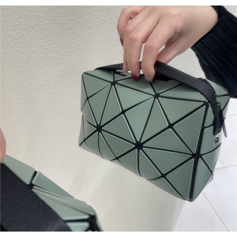 Ženska crossbody torba s geometrijskim rombom, mala kvadratna PVC torba sa zatvaračem