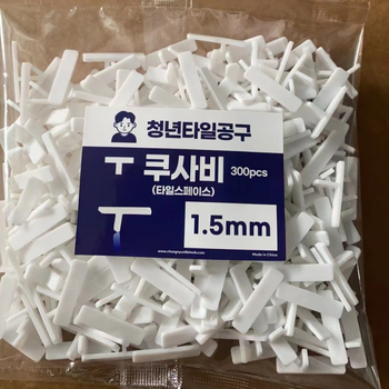 Clipuri cruciș din plastic pentru plăci ceramice – menținerea rosturilor și poziționarea precisă a plăcilor