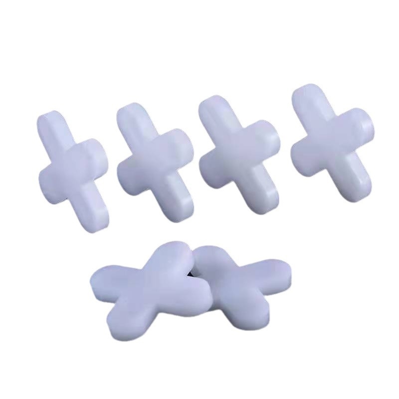 Clipuri cruciș din plastic pentru plăci ceramice – menținerea rosturilor și poziționarea precisă a plăcilor