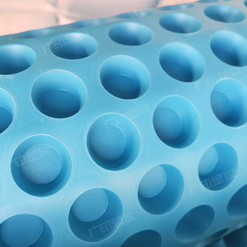 Panou de drenaj subteran HDPE cu proprietăți hidrofobe, panou superior cu profil concav-convex, panouri de filtrare a apei și blocare a rădăcinilor, personalizabil