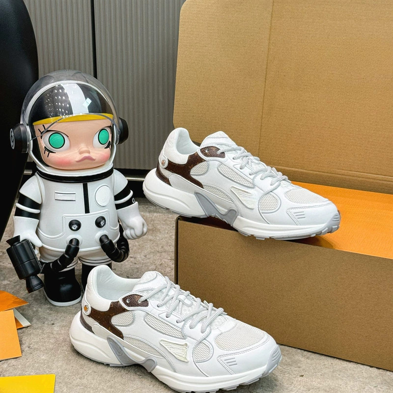 Magasító talpú dad shoes stílusú sportcipő, lélegző hálós felső, fehér női sportcipő