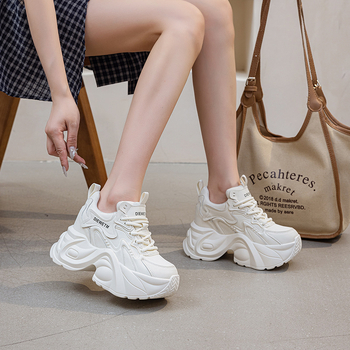 Női sportcipők dad shoes stílusban, 10 cm platform, 2026-os őszi modell, fehér, fűzőkkel és vastag talppal