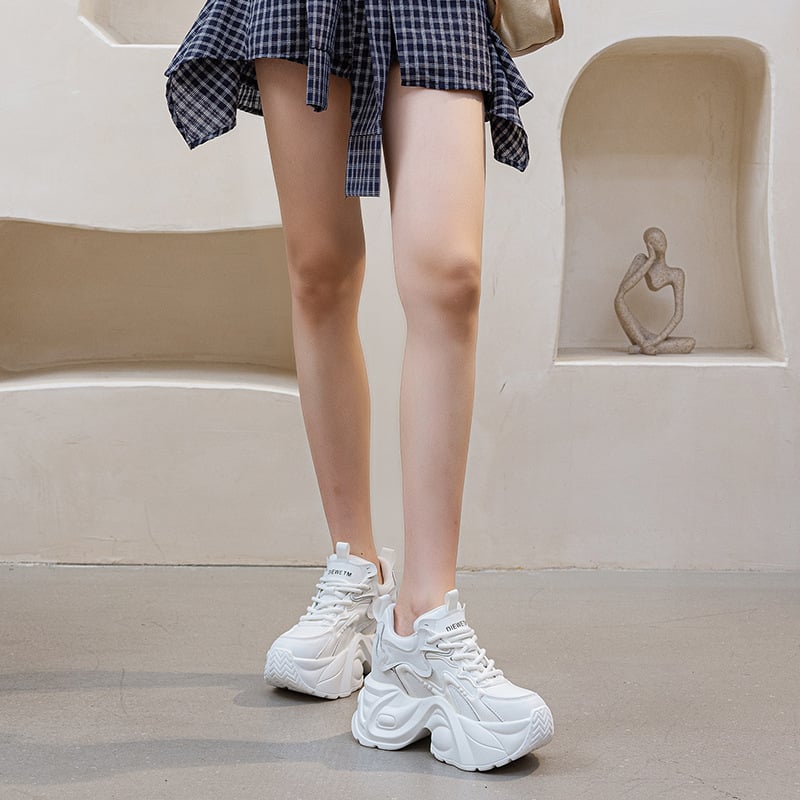 Női sportcipők dad shoes stílusban, 10 cm platform, 2026-os őszi modell, fehér, fűzőkkel és vastag talppal