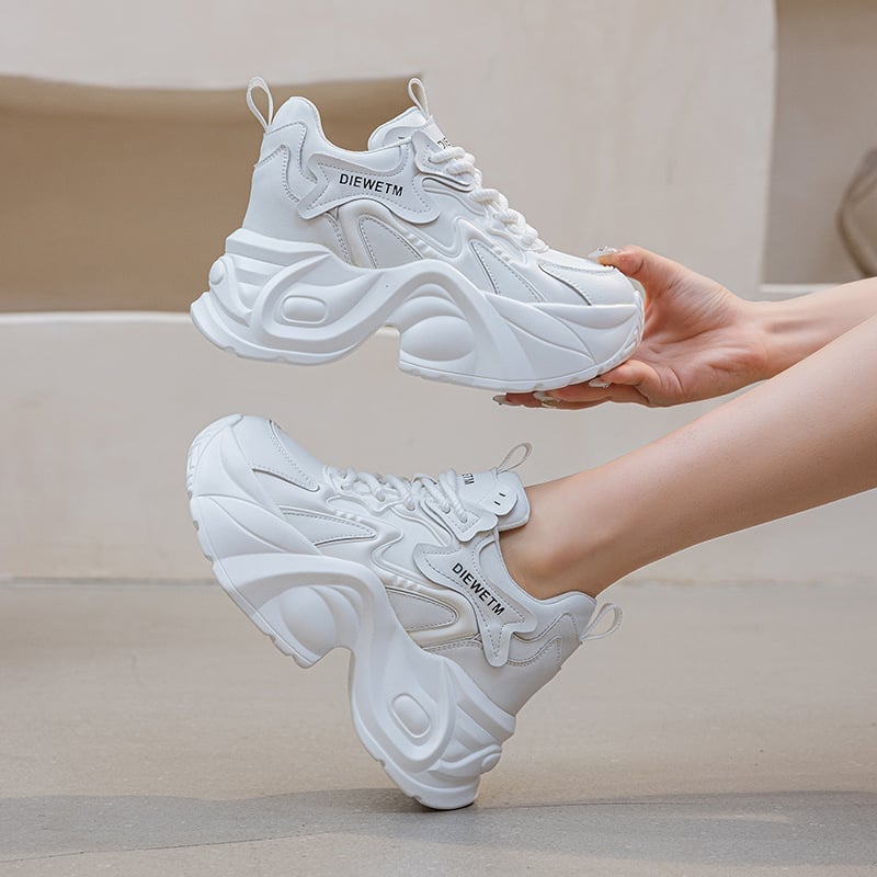 Női sportcipők dad shoes stílusban, 10 cm platform, 2026-os őszi modell, fehér, fűzőkkel és vastag talppal