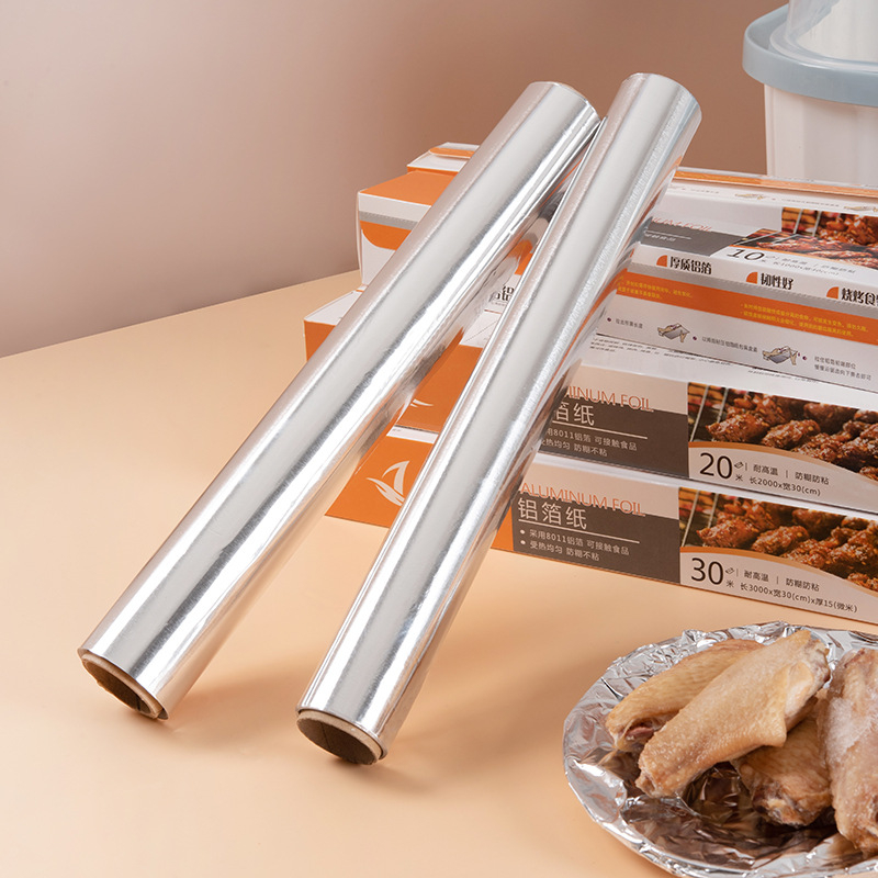 Role de folie de aluminiu alimentară pentru friteuza cu aer și cuptor, ambalaj în cutie, 30 cm x 5 m, grosime 14 µm.