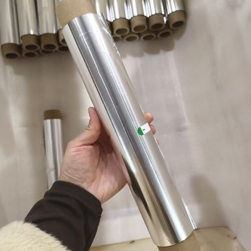 Folie de aluminiu pentru coacere și grătar 8011, alimentară, rezistentă la temperaturi înalte, impermeabilă, lățimi personalizabile 300/450 mm, grosime 0.009–0.025 mm, imprimare siglă disponibilă