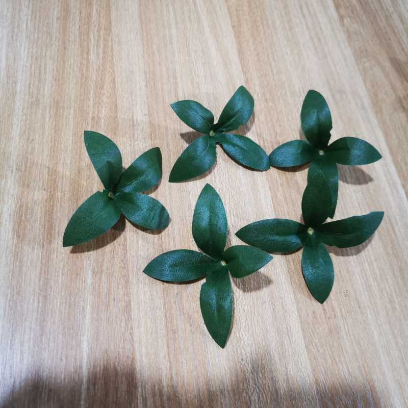 Floare artificială cu frunze de rod și plasă mătase, plantă decorativă pentru ședințe foto