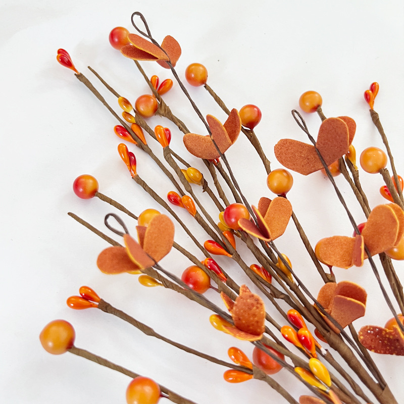 Ramuri artificiale cu fructe: ramuri de zmeură pentru Halloween, ramuri de eucalipt pentru Ziua Recunoștinței, buchete de fructe rulate manual