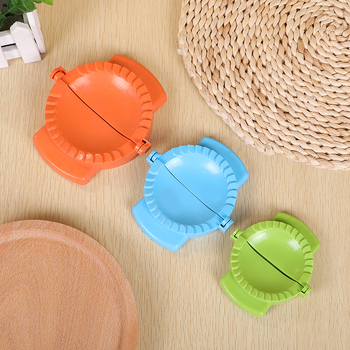 Mașină manuală pentru găluște – clips din plastic și matriță