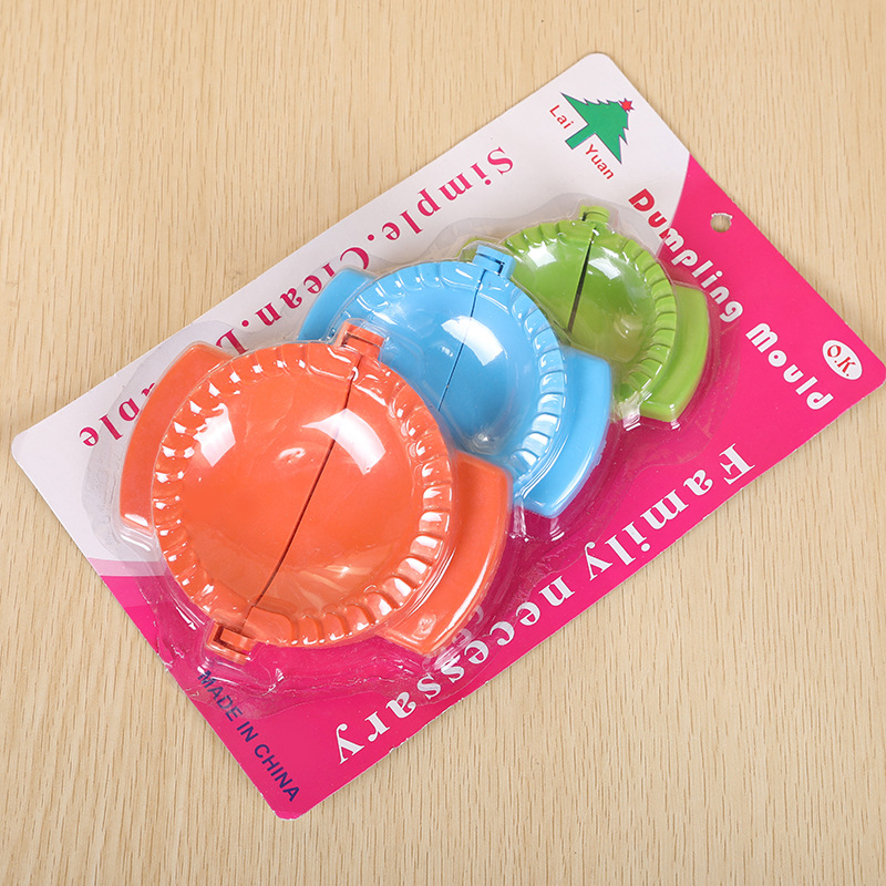 Mașină manuală pentru găluște – clips din plastic și matriță