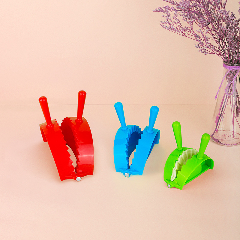Formă din plastic pentru aluat de găluște – ustensilă de bucătărie creativă