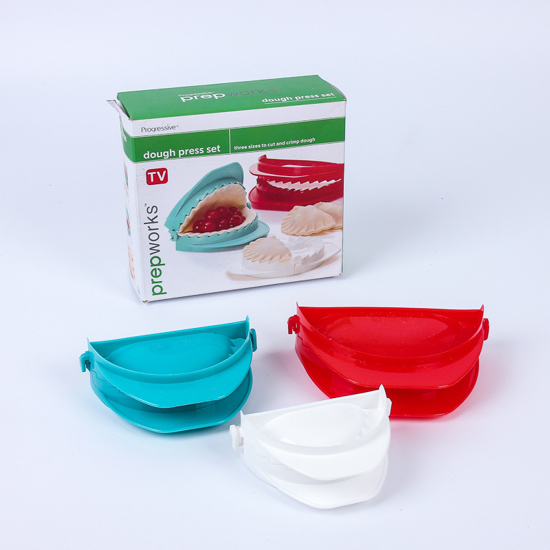 Aparat manual creativ pentru colțunași din plastic alimentar