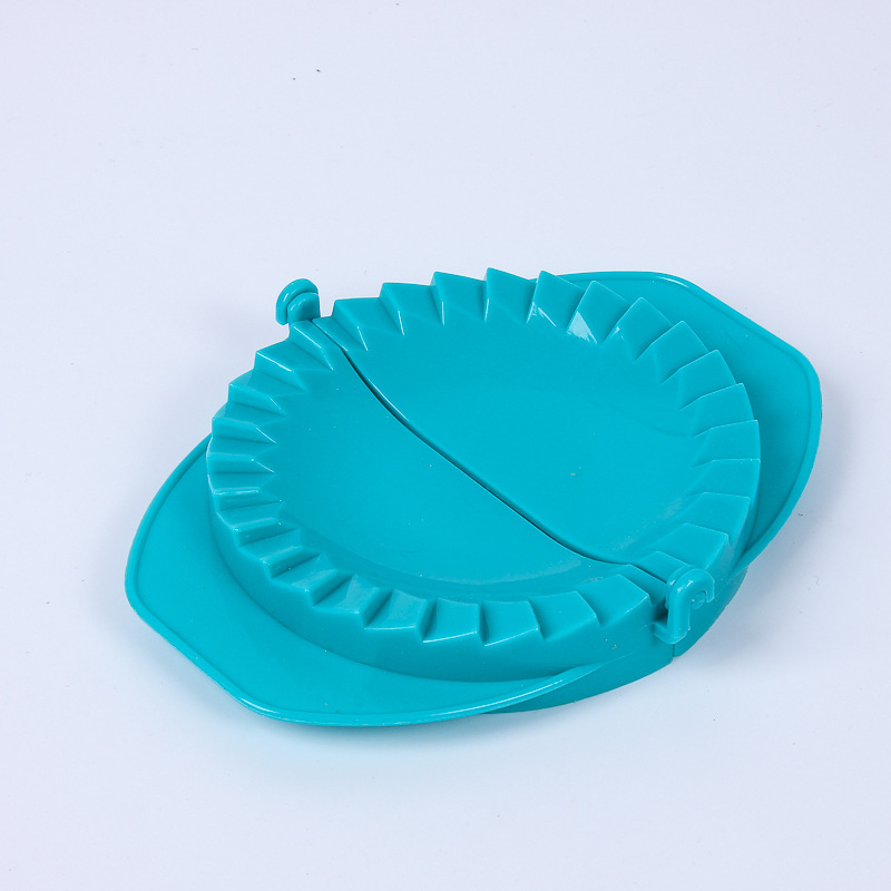 Aparat manual creativ pentru colțunași din plastic alimentar