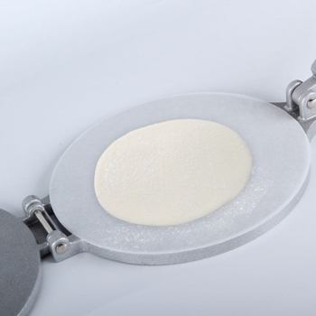 Instrument de presare a foilor de aluat pentru găluște