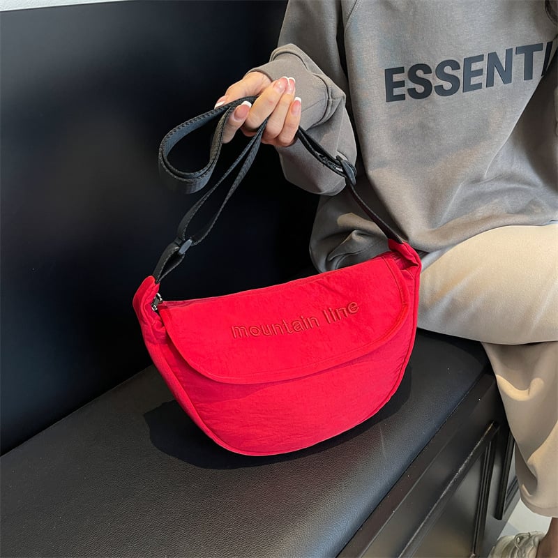 Dumpling Bag, ελαφριά crossbody τσάντα καθημερινής χρήσης, μεσαίου μεγέθους από νάιλον, αστικός μινιμαλισμός, εσωτερικές θήκες με φερμουάρ για κινητό και ταυτότητα