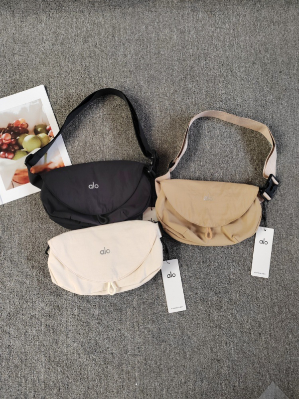 Vgyu 159 Mala crossbody torba preko ramena, poliester, korejski stil, magnetsko zatvaranje, svakodnevna upotreba, proljeće 2026