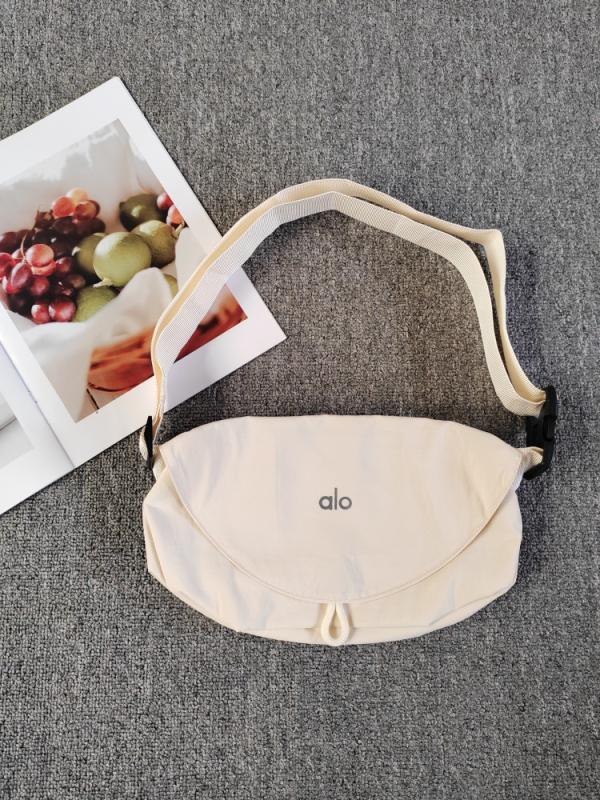 Vgyu 159 Mala crossbody torba preko ramena, poliester, korejski stil, magnetsko zatvaranje, svakodnevna upotreba, proljeće 2026