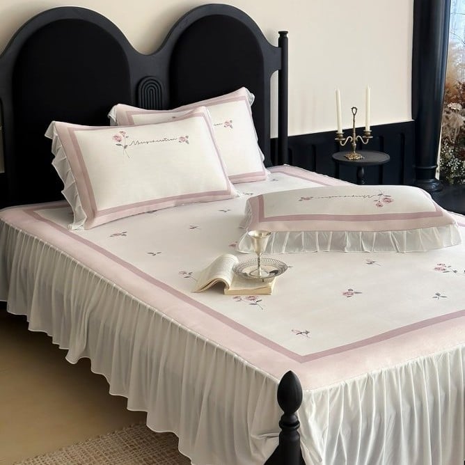 Set de pat trei piese, stil franțuzesc prințesă, material răcoros ice-silk, fustă de pat cu dantelă, clasă A matern/bebeluș