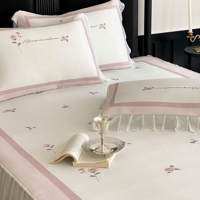 Set de pat trei piese, stil franțuzesc prințesă, material răcoros ice-silk, fustă de pat cu dantelă, clasă A matern/bebeluș