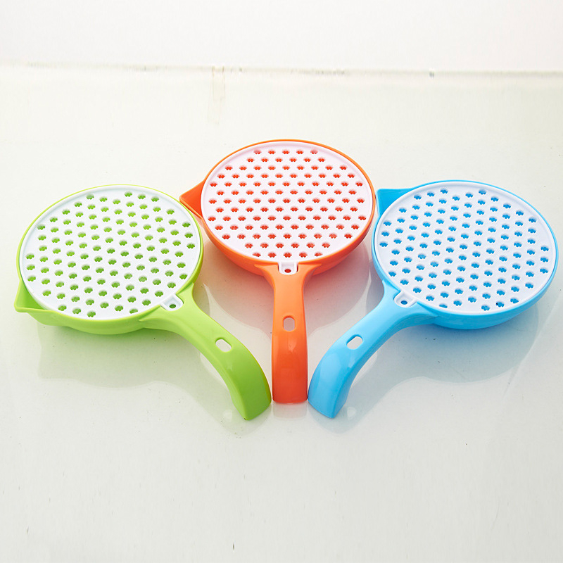 Măcinător de hrană pentru bebeluși și răzuitor multifuncțional (din plastic)