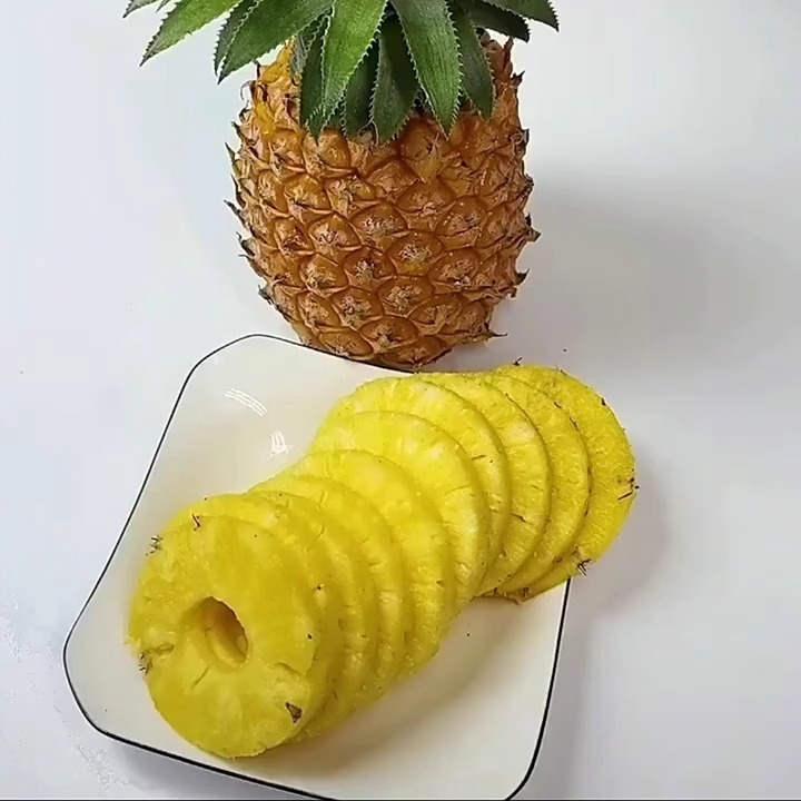Curățător de ananas din oțel inoxidabil: curățare, îndepărtarea miezului, tăiere în felii și cuțit rotativ