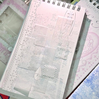 Material hârtie sulfurică albă, 32 de pagini pentru jurnal, cu model dantelat cu buline pe pagini interioare, bază de notițe semi-transparentă